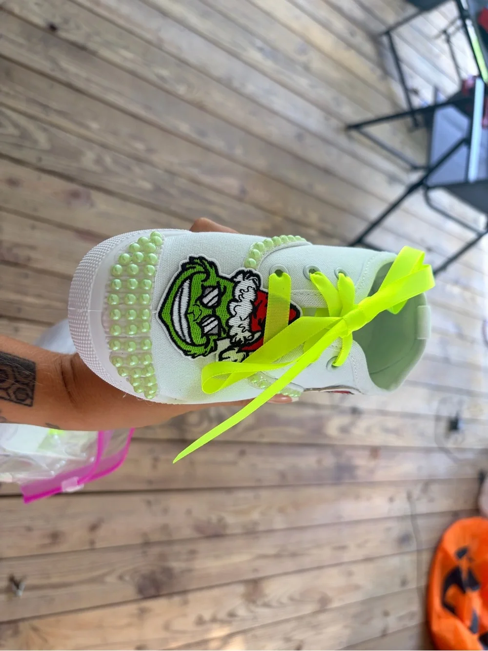 Kids Grinch Christmas Sneakers Pearl Shoes Size 29 New